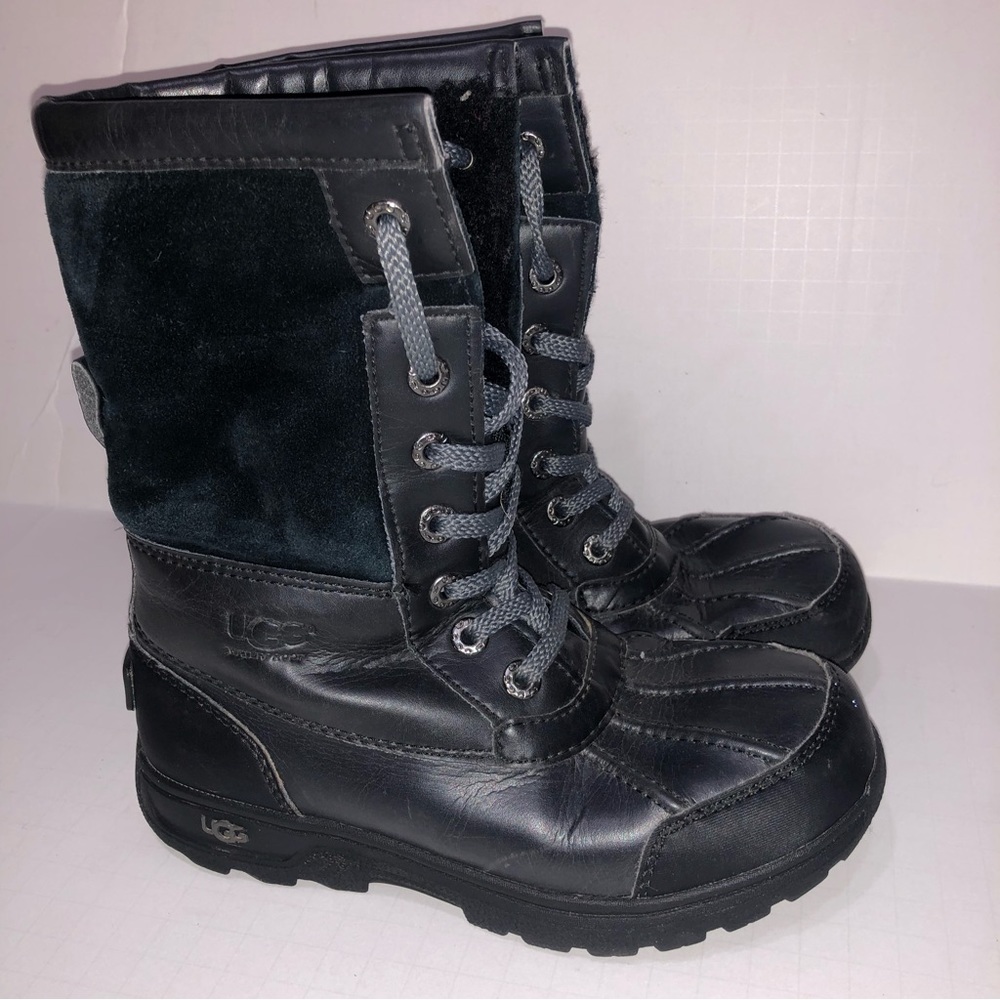Ugg youth winter snow boots size 2